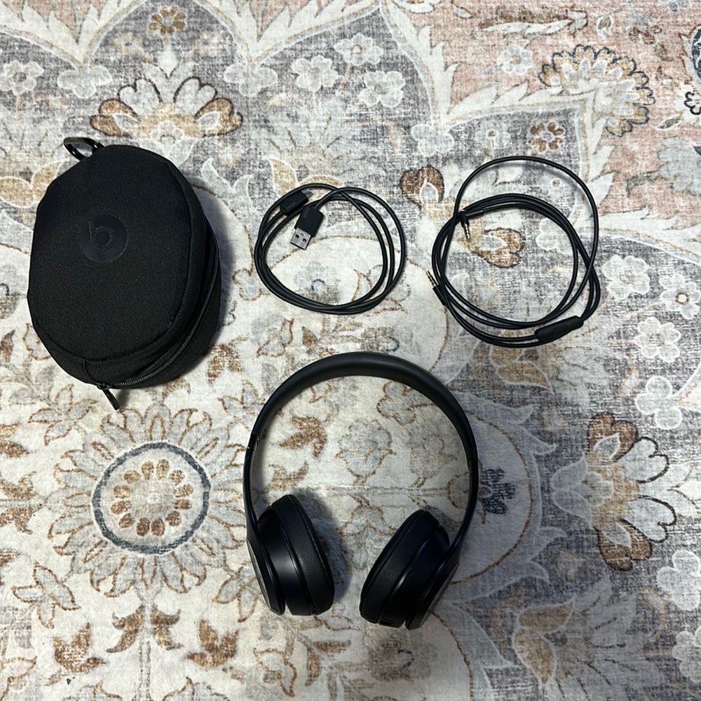 Black Beats Solo 3 Headphones